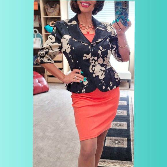 Gorgeous J.S. Collections short sleeved dress jacket - Picture 6 of 17
